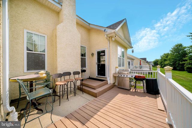 2672 HONEYSUCKLE LN, Philadelphia, PA 19116