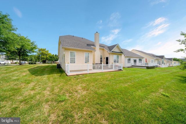 2672 HONEYSUCKLE LN, Philadelphia, PA 19116