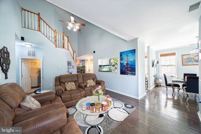 2672 HONEYSUCKLE LN, Philadelphia, PA 19116