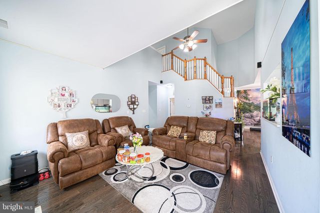 2672 HONEYSUCKLE LN, Philadelphia, PA 19116