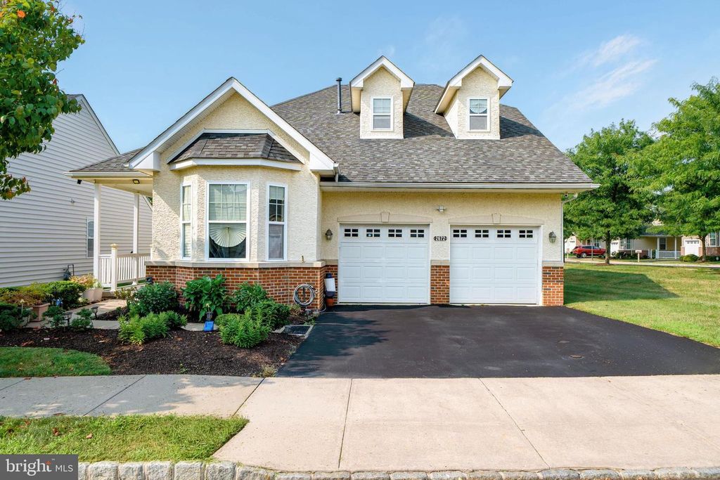 2672 HONEYSUCKLE LN, Philadelphia, PA 19116