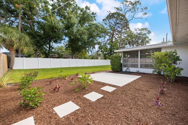 1169 CARMELLA CIRCLE, Sarasota, FL 34243