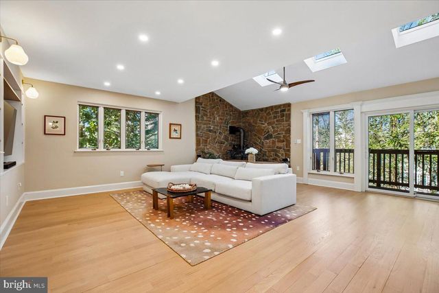 6317 POE RD, Bethesda, MD 20817