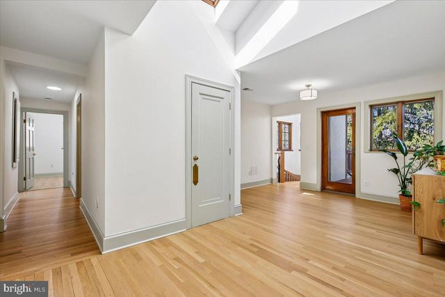 6317 POE RD, Bethesda, MD 20817