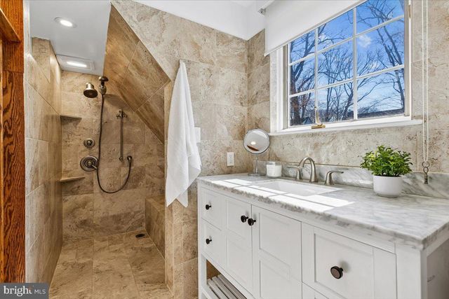 6317 POE RD, Bethesda, MD 20817