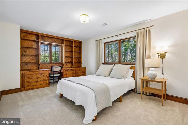 6317 POE RD, Bethesda, MD 20817