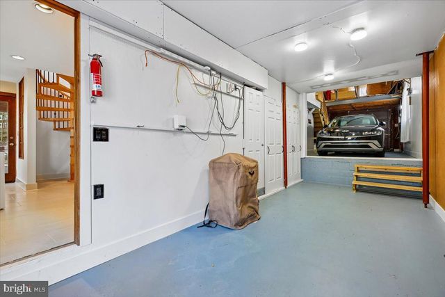 6317 POE RD, Bethesda, MD 20817