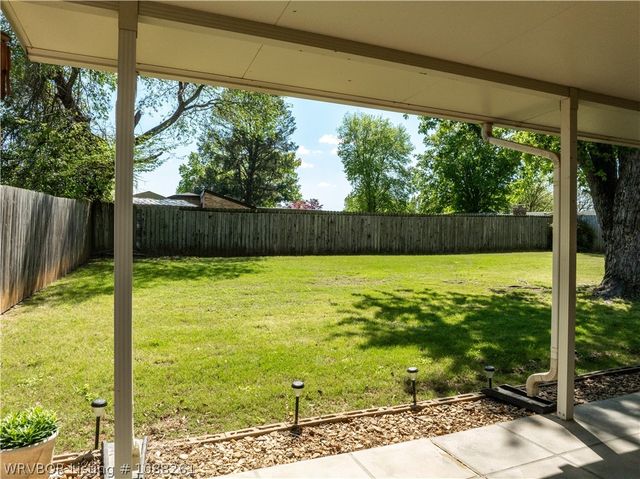 9016 Skypark Drive, Fort Smith, AR 72903