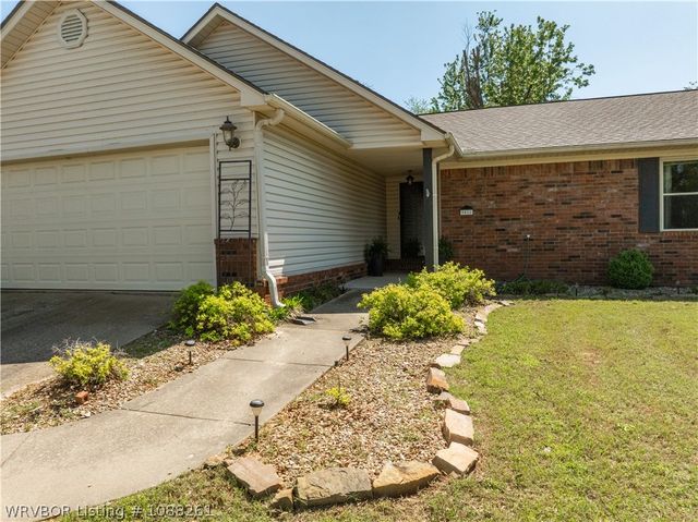 9016 Skypark Drive, Fort Smith, AR 72903