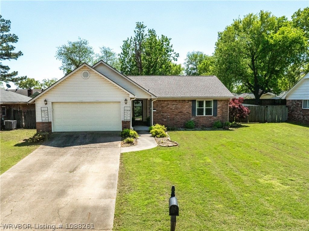 9016 Skypark Drive, Fort Smith, AR 72903