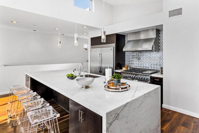 3705 Haines St, San Diego, CA 92109