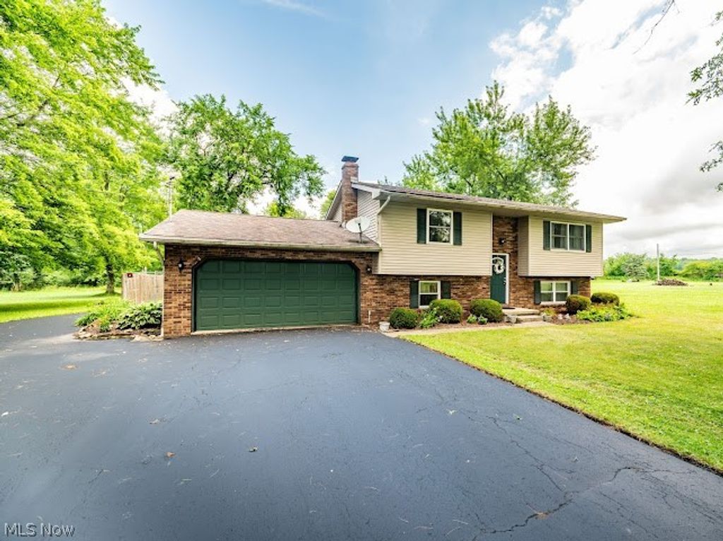 3545 Cadwallader Sonk Road, Cortland, OH 44410