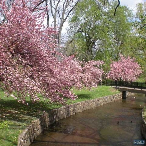 36-A Brookside Terrace, Verona, NJ 07044