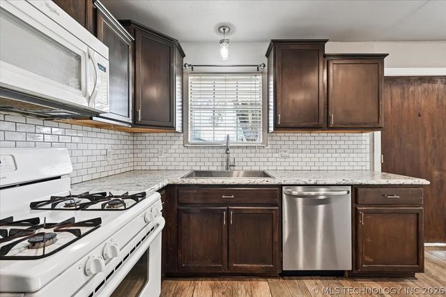 1212 S A Street, Skiatook, OK 74070