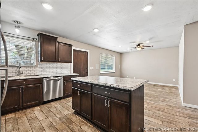 1212 S A Street, Skiatook, OK 74070