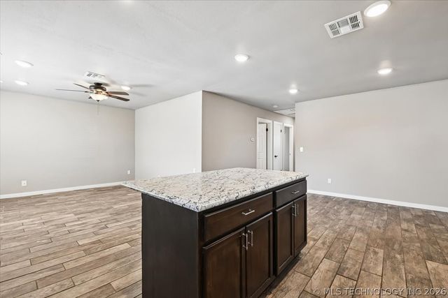 1212 S A Street, Skiatook, OK 74070