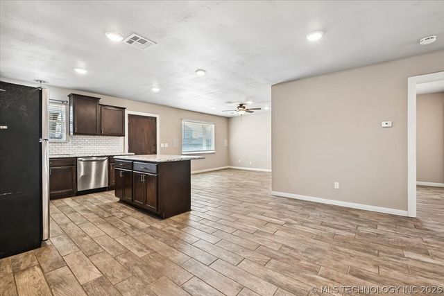 1212 S A Street, Skiatook, OK 74070