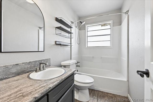 1212 S A Street, Skiatook, OK 74070