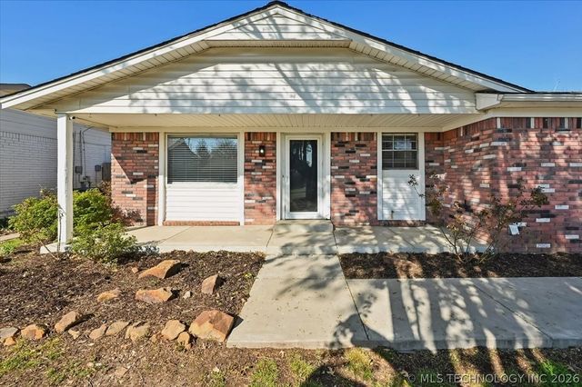 1212 S A Street, Skiatook, OK 74070