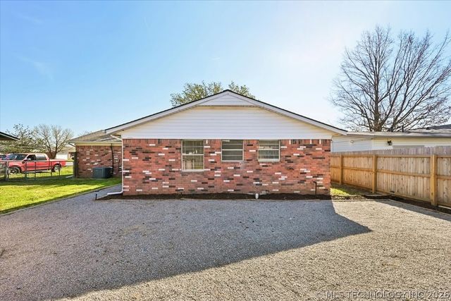 1212 S A Street, Skiatook, OK 74070