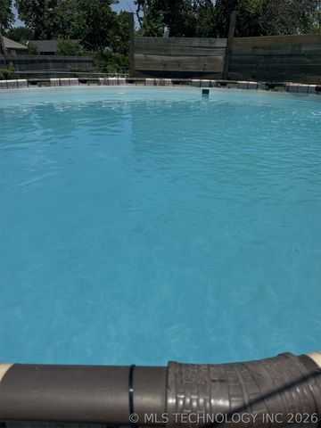 1212 S A Street, Skiatook, OK 74070