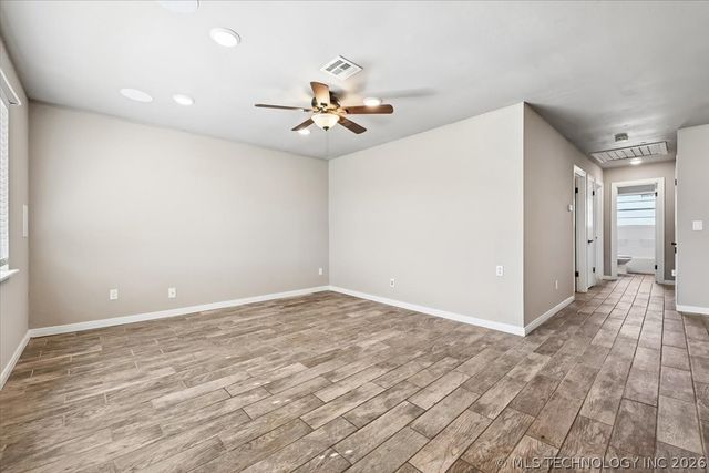 1212 S A Street, Skiatook, OK 74070