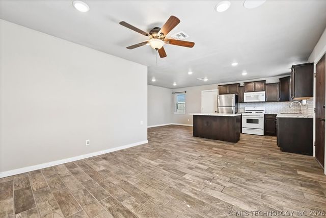 1212 S A Street, Skiatook, OK 74070