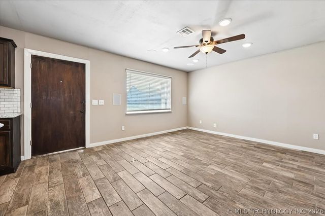 1212 S A Street, Skiatook, OK 74070