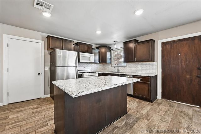 1212 S A Street, Skiatook, OK 74070