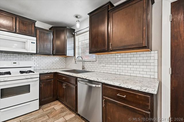 1212 S A Street, Skiatook, OK 74070