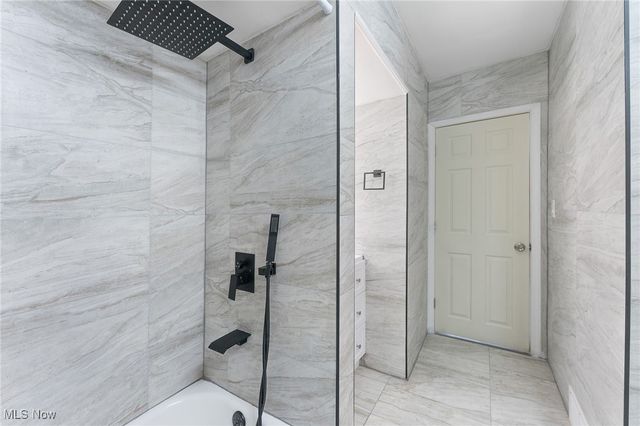 4260 Logan Way, Youngstown, OH 44505