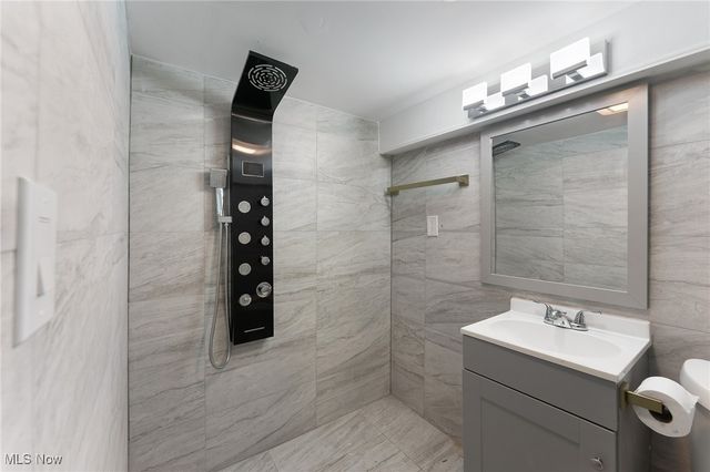 4260 Logan Way, Youngstown, OH 44505