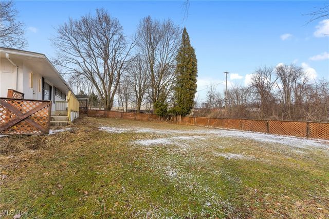 4260 Logan Way, Youngstown, OH 44505