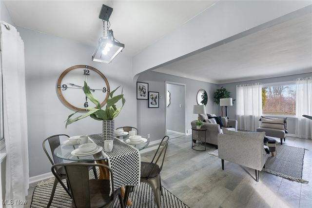 4260 Logan Way, Youngstown, OH 44505