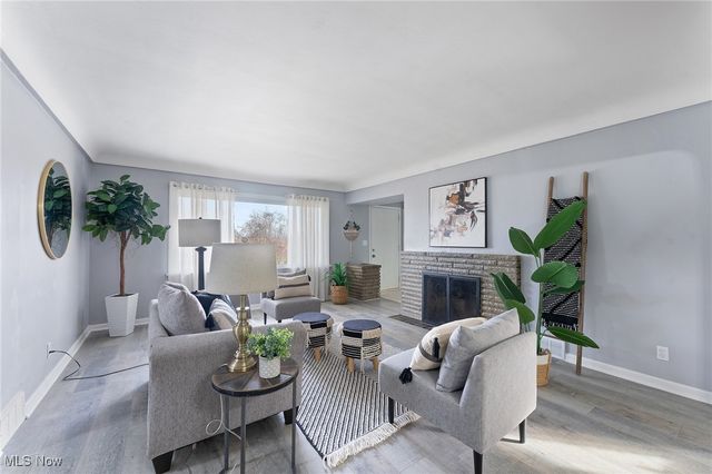 4260 Logan Way, Youngstown, OH 44505