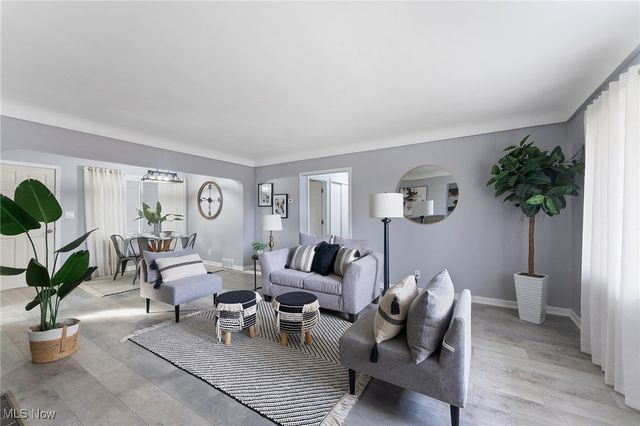 4260 Logan Way, Youngstown, OH 44505