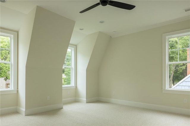 5213 W 70th Terrace, Prairie Village, KS 66208