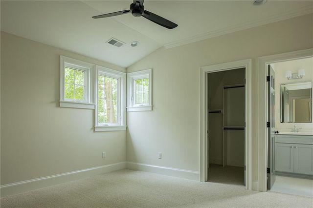 5213 W 70th Terrace, Prairie Village, KS 66208