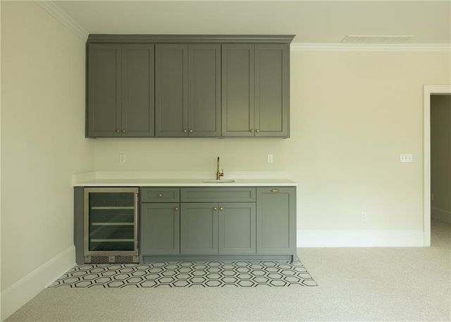 5213 W 70th Terrace, Prairie Village, KS 66208