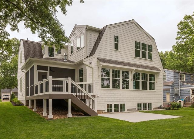 5213 W 70th Terrace, Prairie Village, KS 66208