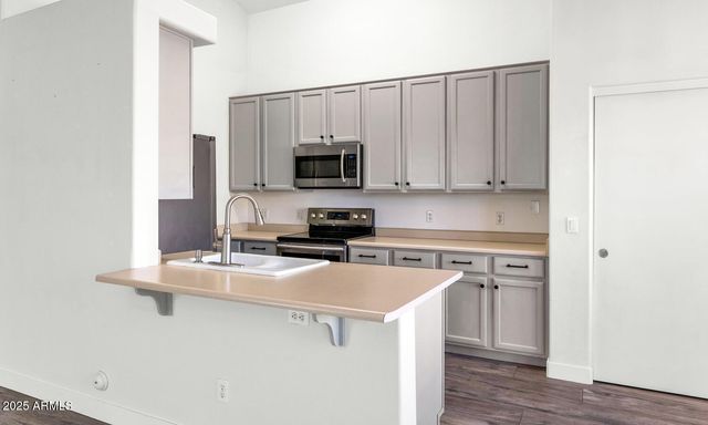 7580 W VERMONT Avenue, Glendale, AZ 85303