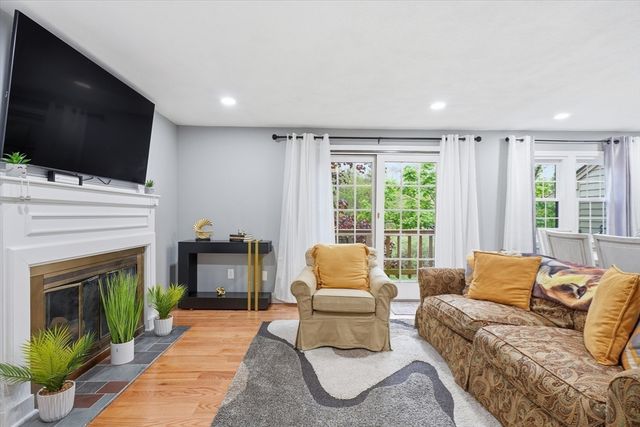 52 Apache Way 52, Tewksbury, MA 01876