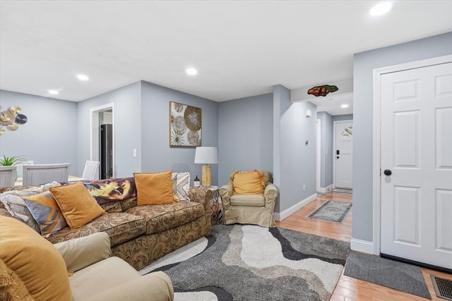 52 Apache Way 52, Tewksbury, MA 01876