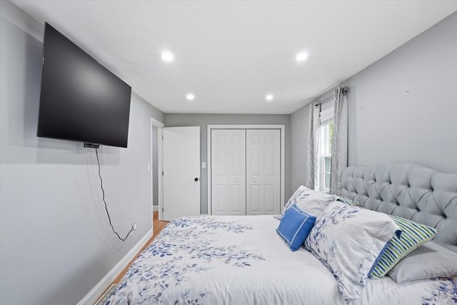52 Apache Way 52, Tewksbury, MA 01876