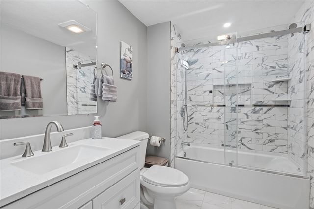 52 Apache Way 52, Tewksbury, MA 01876