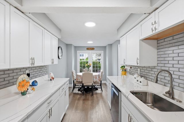 52 Apache Way 52, Tewksbury, MA 01876