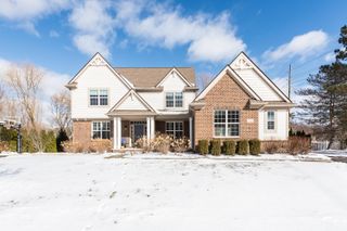 5222 Sandlewood Drive, Commerce Twp, MI 48382