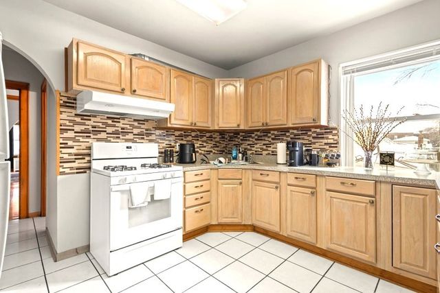 4222 Prescott Avenue, Lyons, IL 60534