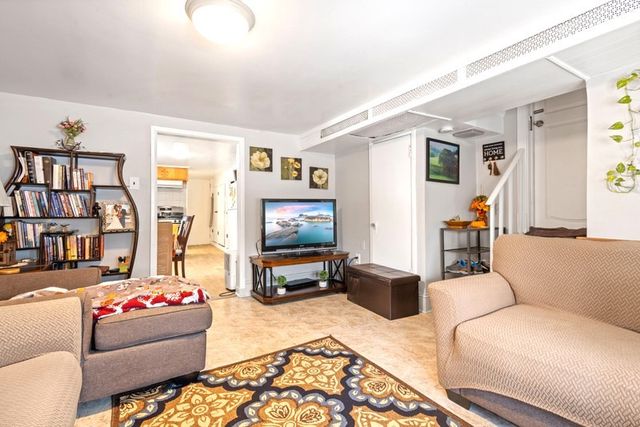 4222 Prescott Avenue, Lyons, IL 60534