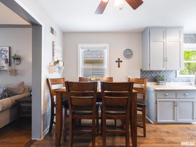 2026 W HEADING Avenue, West Peoria, IL 61604